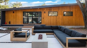 Interior - Modern Oasis w/ Pool, Hot Tub, Rooftop Deck & Home Theater Mariposa Retreat by Avantstay (Austin)