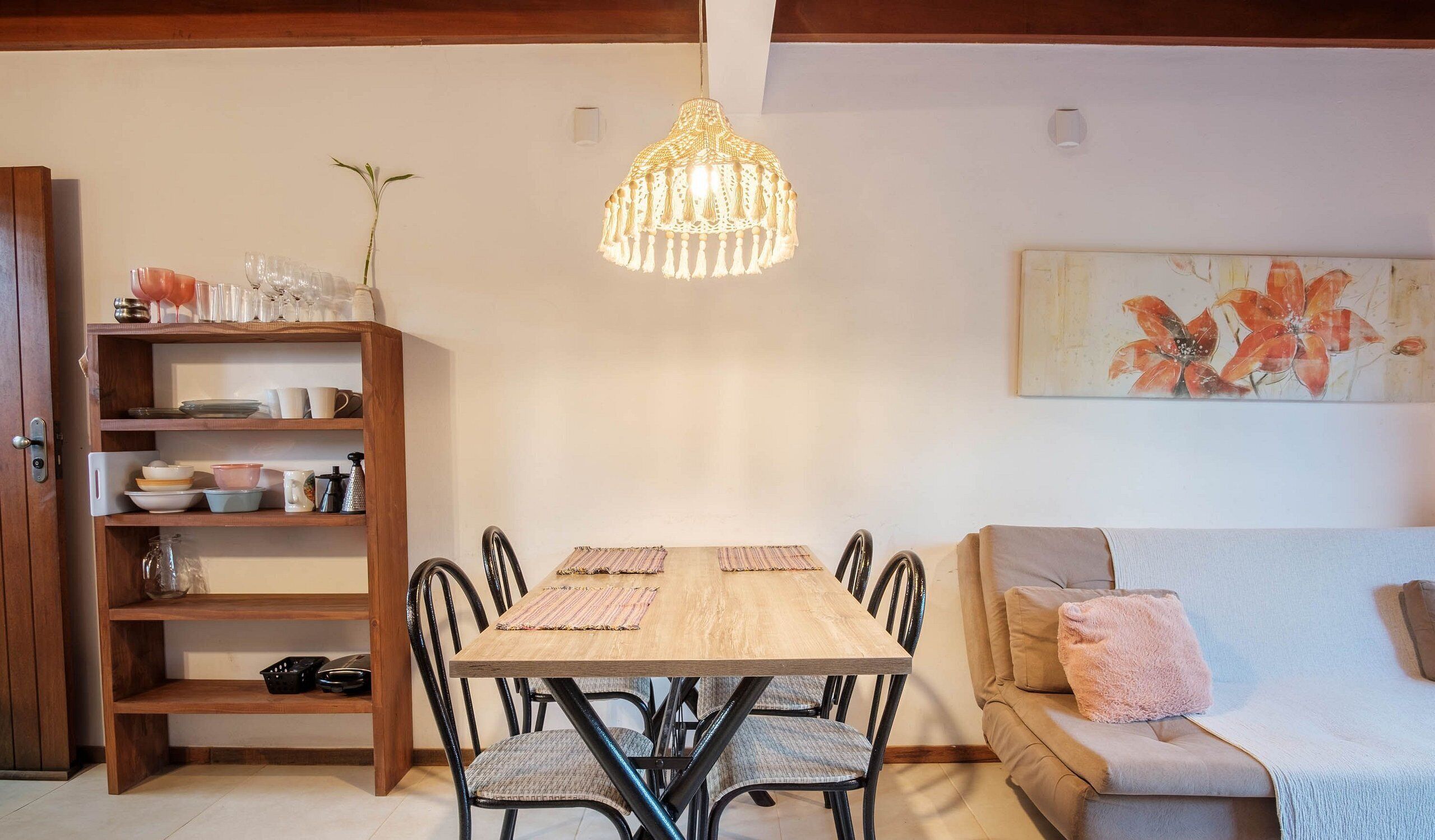 Basic Apartment | Dining