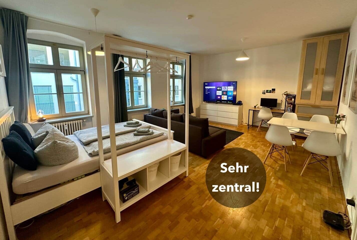 Schreibtisch, kostenloses WLAN, Bettwäsche