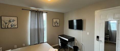 Desk, iron/ironing board, WiFi, bed sheets