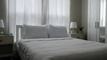 Desk, iron/ironing board, WiFi, bed sheets