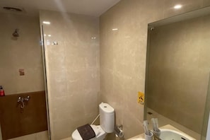 Room - Tickle Hotel (Gondokusuman)