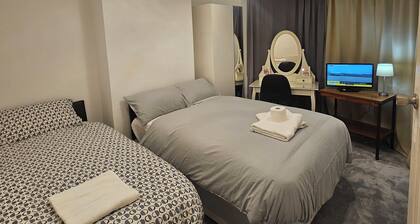 Eusty 3-Bedrooms Guest House Sittingbourne, Kent.