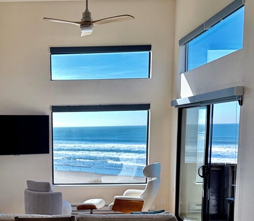 Shorebirds 132 Top Floor! All New! Oceanfront w/180° Views - Immaculate/Private!