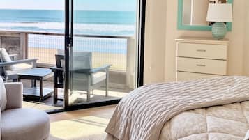 Tabla de planchar con plancha, wifi y ropa de cama