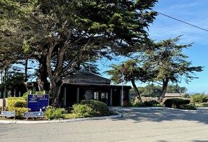 Exterior - Shorebirds 132 - Top Floor! Premium 1 Bd OceanFront - 180° Views - Very Private! (Watsonville)