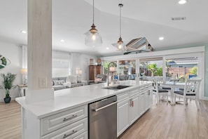 House, Berbilang Katil (Secret Beach House) | Bahagian dalam