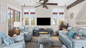 Interior - Serene 30A Getaway Near Beach w/ Pool, Firepit & Porch Sea Salt by Avantstay (Santa Rosa Beach)