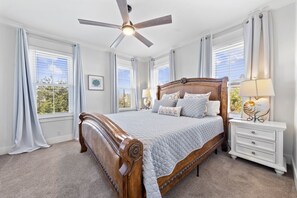 5 sovrum, strykjärn/strykbräda och sängkläder