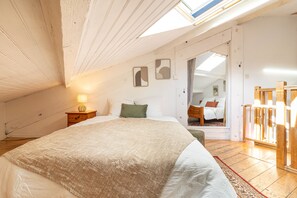 2 bedrooms, desk, iron/ironing board, free WiFi - Secret Oasis I Historic Center I Comfort & Cozy (Avignon)