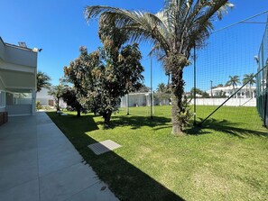 المنطقة المحيطة بالمنشأة