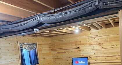 Nice 3-bedroom house located in beautiful neighborhood