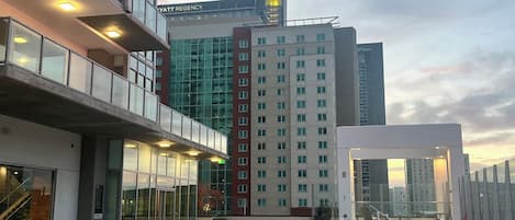 حمّام سباحة خارجي