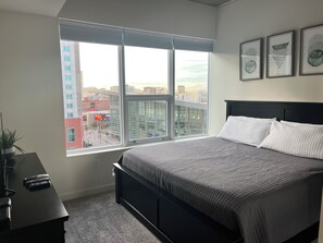 1 soverom, skrivebord, strykejern/-brett og wi-fi (inkludert)