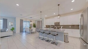 Interior - 6 Bedrooms/ 5 Bathrooms/ Storey Lake (2760 BD) (Kissimmee)