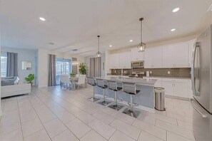 Interior - 6 Bedrooms/ 5 Bathrooms/ Storey Lake (2760 BD) (Kissimmee)