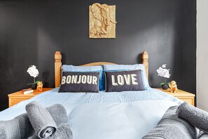 2 habitaciones, tabla de planchar con plancha, internet y ropa de cama 