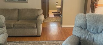 Cozy, spacious house located near historic downtown near shopping and dining.