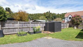 المنطقة المحيطة بالمنشأة