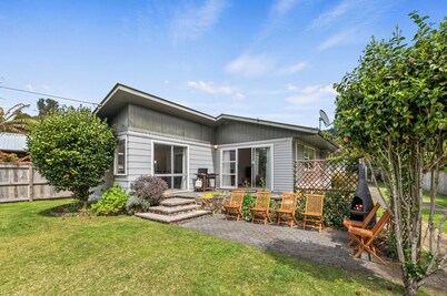 Tranquil Hideaway - Lake Okareka Holiday Home