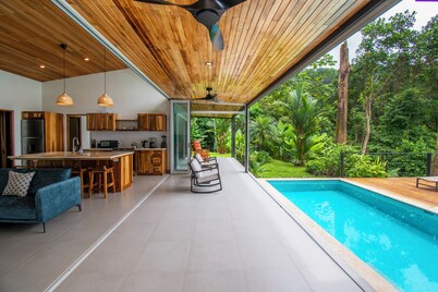 Villa Colibrí – Spacious 3BR Home Matapalo Bliss