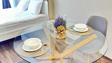 1 bedroom, WiFi, bed sheets