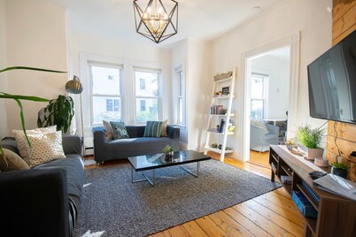 Cambridge Base Steps to Porter Square