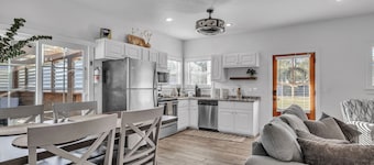 Peaceful house with Hot Tub and Sauna in Starkville MS.