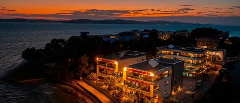 المنشأة من الخارج