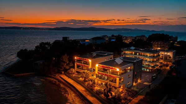 المنشأة من الخارج