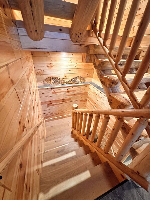 المنشأة من الداخل