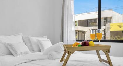 Cozy APT next to the Airport - Wifi, pool, A/C