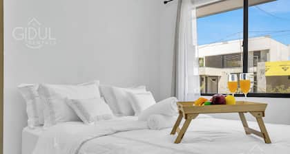 Cozy APT next to the Airport - Wifi, pool, A/C