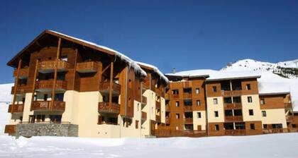 2 Rooms for 4 People