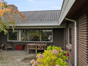 House | Outdoor dining