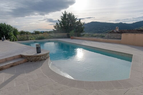 Superb 8-person villa with pool in the heart of the Esterel mountains