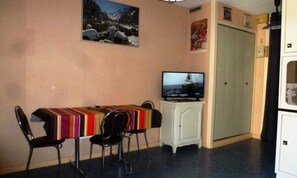 Interior - Holiday Home in Cauterets Near Cable Car (Cauterets)