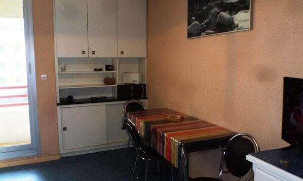 Dining - Holiday Home in Cauterets Near Cable Car (Cauterets)