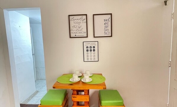 Dining - A block from Chipipe beach Salinas cost studio for 5 Salinas with AC (Salinas)