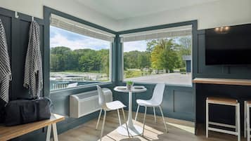 Studio-suite - 1 kingsize-seng - tekøkken - søudsigt | Søudsigt