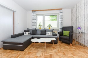 Apartment | Living room - Ferienwohnung fur 4 Personen Mitten in Bensersiel (Esens)
