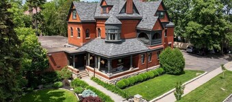 New Victorian Mansion Bed & Breakfast