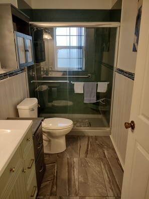 Towels, toilet paper
