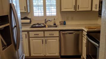 Microonde, piano cottura, lavastoviglie