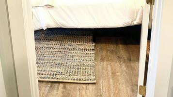 4 bedrooms, iron/ironing board, travel crib, free WiFi