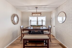 Dining - Spacious house in St. Louis Park (St. Louis Park)