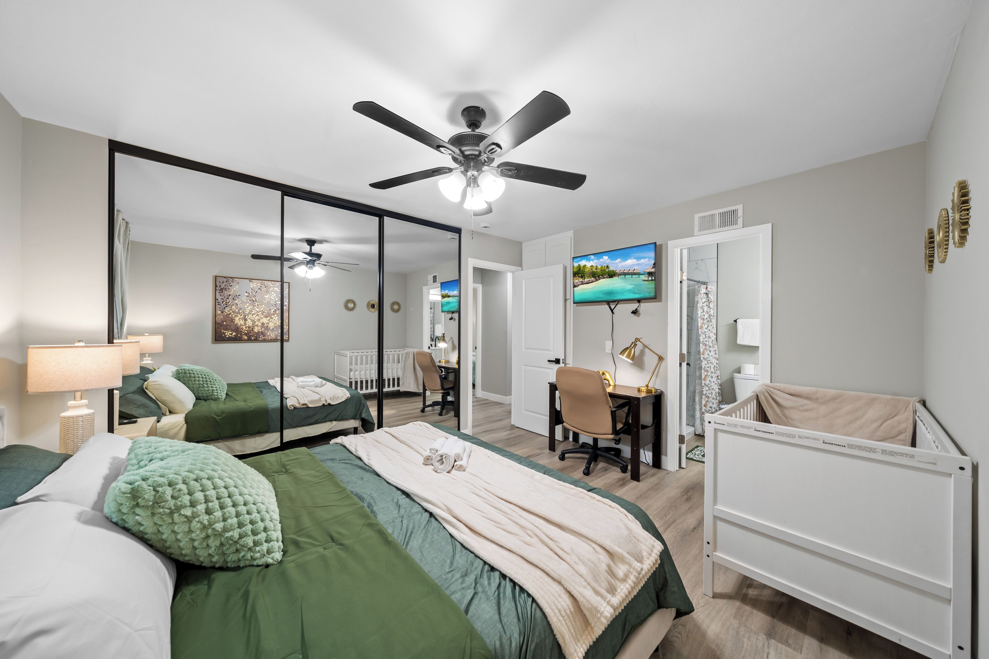 3 sovrum, skrivbord, strykjärn/strykbräda och gratis wi-fi