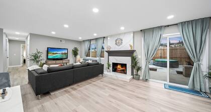 Hot Tub, King Bed, Garage, Gated Yard, Ranch-Style