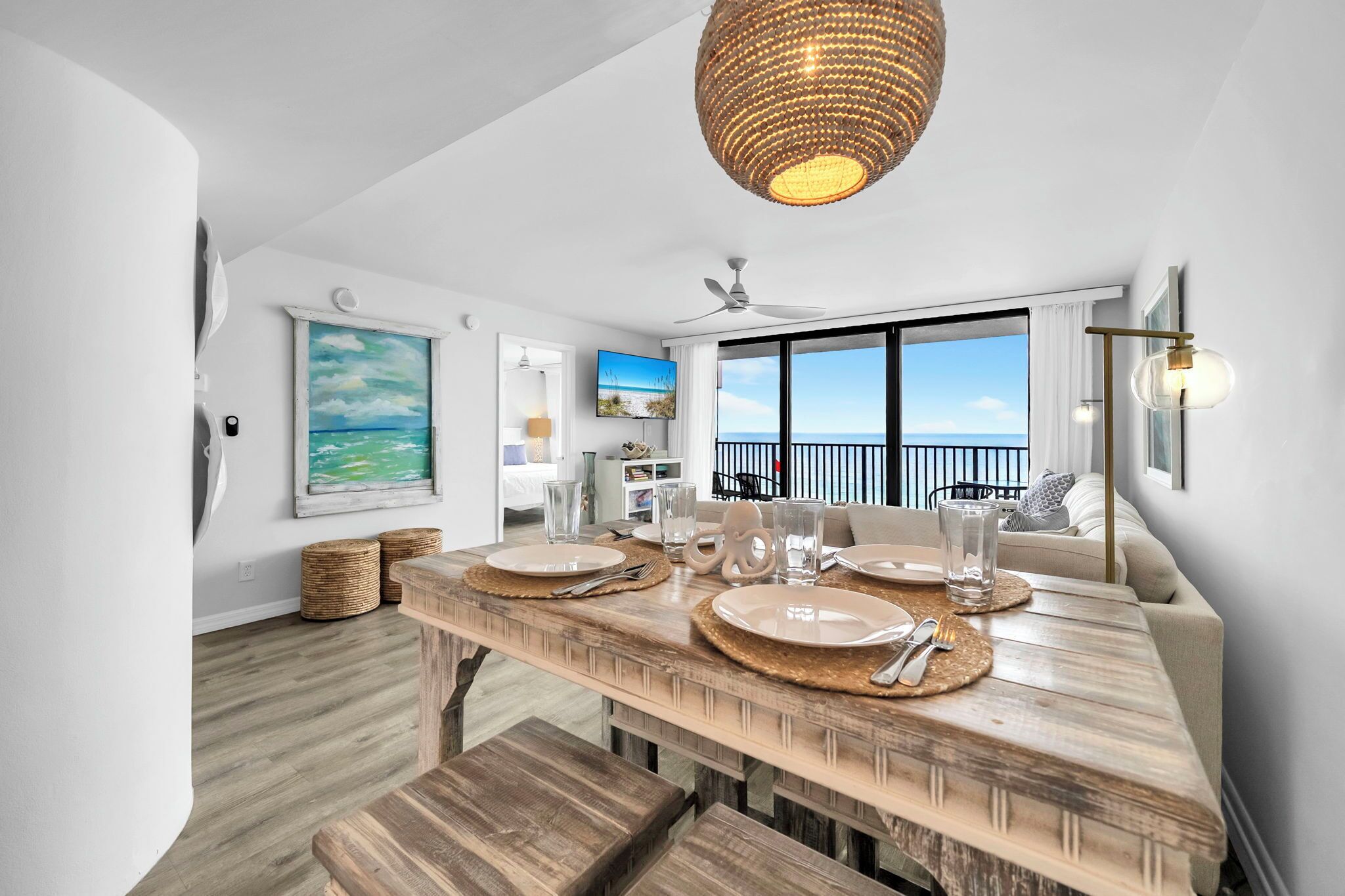 المنشأة من الداخل