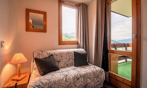 Interior - Black Horse 16 (Les Avanchers-Valmorel)